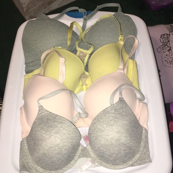 4 Victoria Secret Bras - Picture 1 of 7